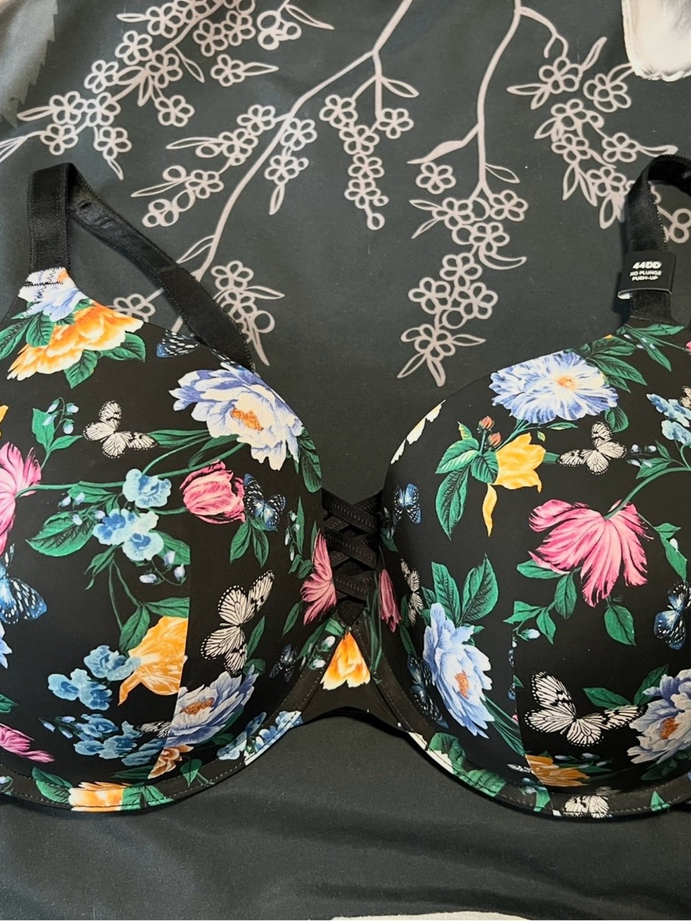 BNWT Torrid Floral Underwire Push-Up Bra in Black with Floral Bloom Accents